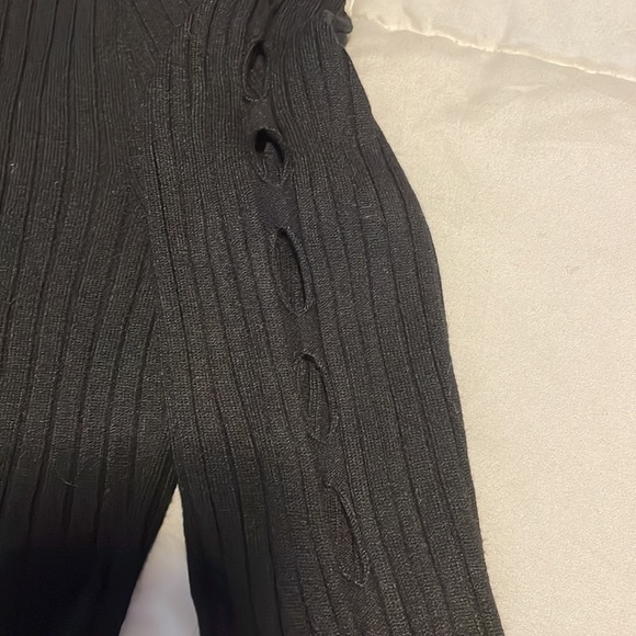 Express V Neck Cut Out Sweater - Picture 4 of 6